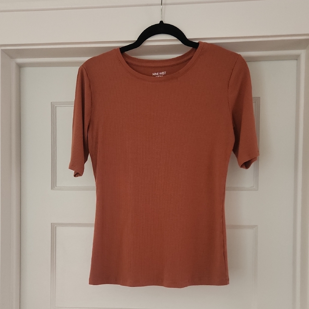 Nine West Rust Tan Short Sleeve Tee Size M - Picture 5 of 10